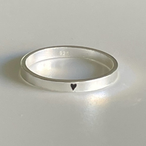 Sterling Silver Ring Heart Minimalist Band​ - Picture 11 of 12